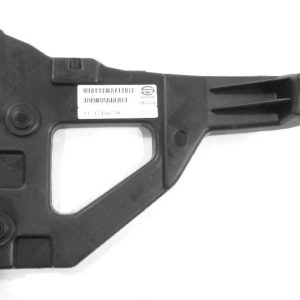 Кронштейн переднего бампера правый