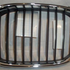 Решетка радиатора левая