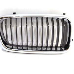 Решетка радиатора правая