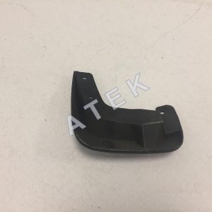 Брызговик передний правый