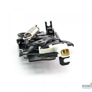 Замок капота