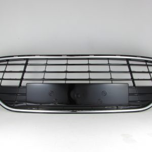 Решетка в бампер центральная