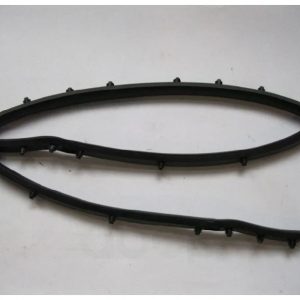 Уплотнитель капота