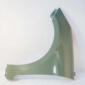 Крыло переднее левое