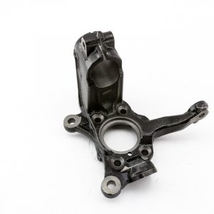 Кулак поворотный передний правый