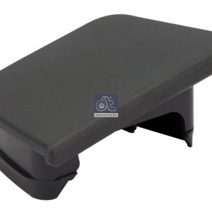 Заглушка бампера правая