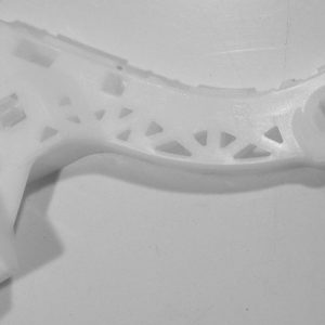 Направляющая переднего бампера правая