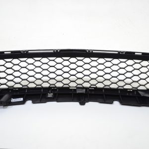 Решетка в бампер центральная