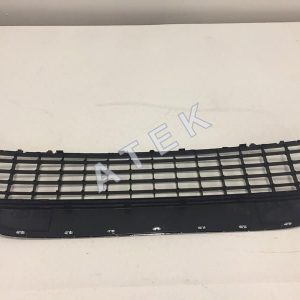 Решетка в бампер центральная