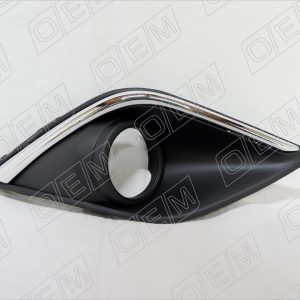 Рамка противотуманной фары правой