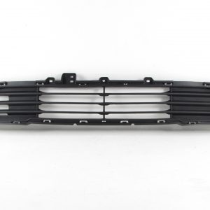 Решетка в бампер центральная