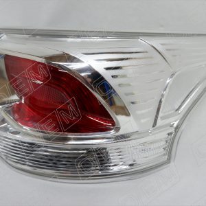 Фонарь задний наружный правый