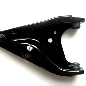 Рычаг передний левый