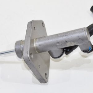 Цилиндр сцепления главный