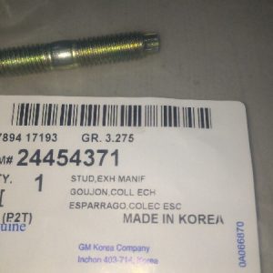 Шпилька выпускного коллектора