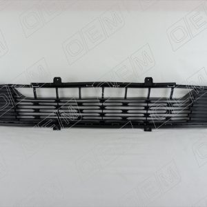Решетка в бампер центральная