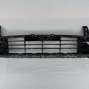 Решетка в бампер центральная