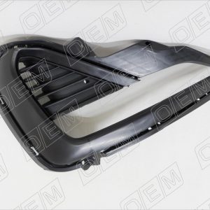 Рамка противотуманной фары левой