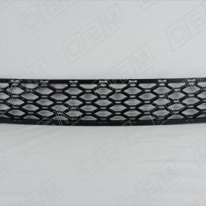 Решетка в бампер центральная