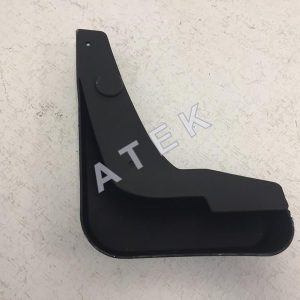 Брызговик передний правый