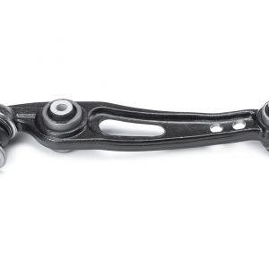 Рычаг передний нижний правый задний