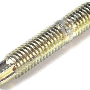 Шпилька выпускного коллектора