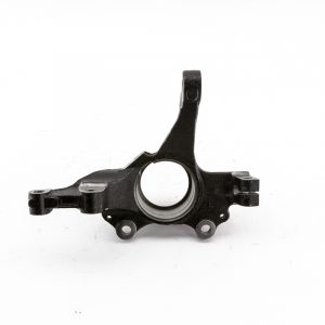 Кулак поворотный передний левый