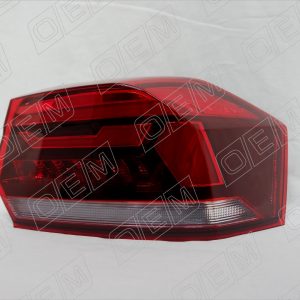 Фонарь задний наружный правый