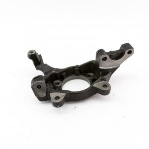 Кулак поворотный передний левый