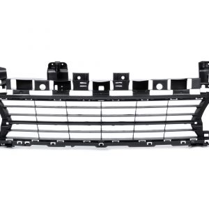 Решетка в бампер центральная